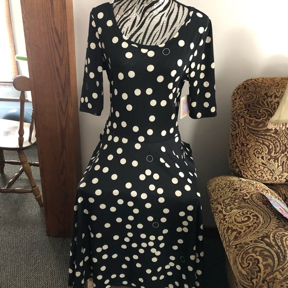 Lularoe - Picture 1 of 2
